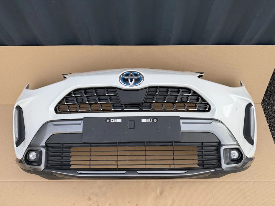 ZDERZAK PRZÓD TOYOTA YARIS CROSS ADVENTURE KOMPLETNY ORYGINAŁ BIAŁA PERŁA