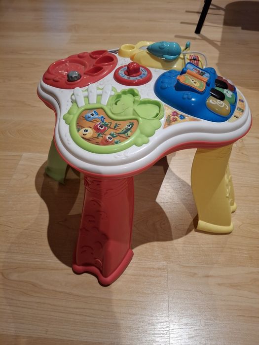 Mesa de atividades para bebé