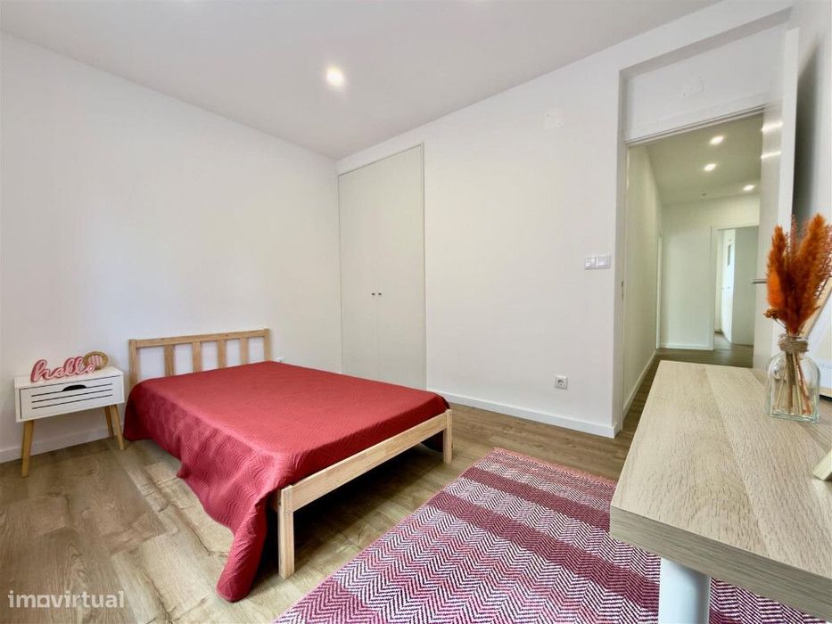 Apartamento T4 com garagem na Guarda Inglesa, Santa Clara