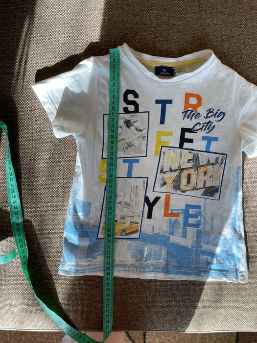 Джинсові шорти та футболка