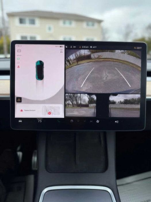 Tesla Model Y      2023
