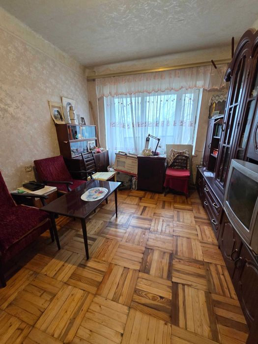 Продаж 2к.кв., окремі, вул. Бочарова, 3/5 /Шевченківський р-н/.