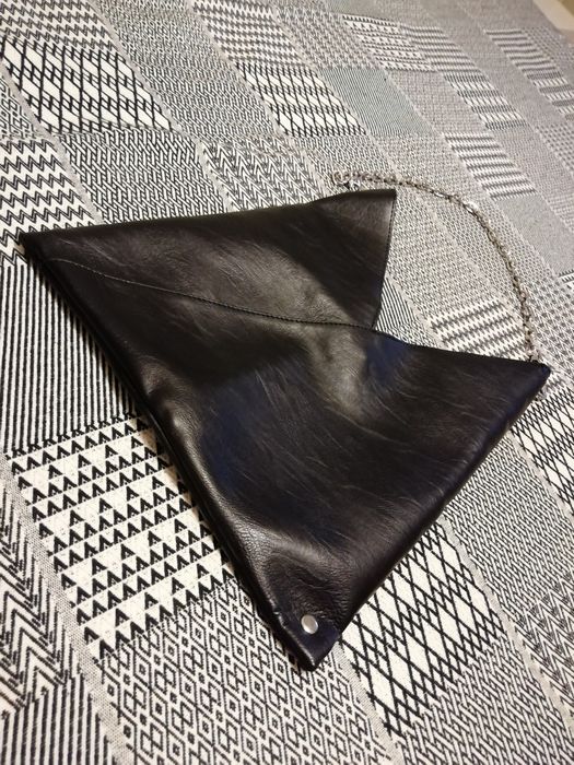 Mala - Carteira preta com alça em metal