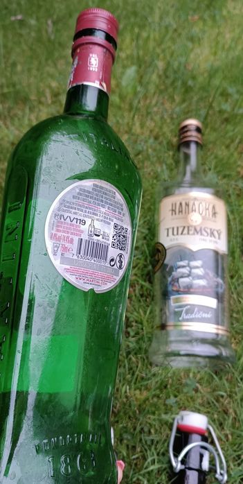 Butelki szklane na soki , nalewki i inne Duża ilość mix !