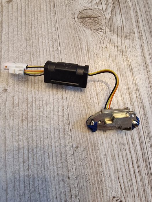 Czujnik sensor napięcia łańcucha Gazelle Innergy