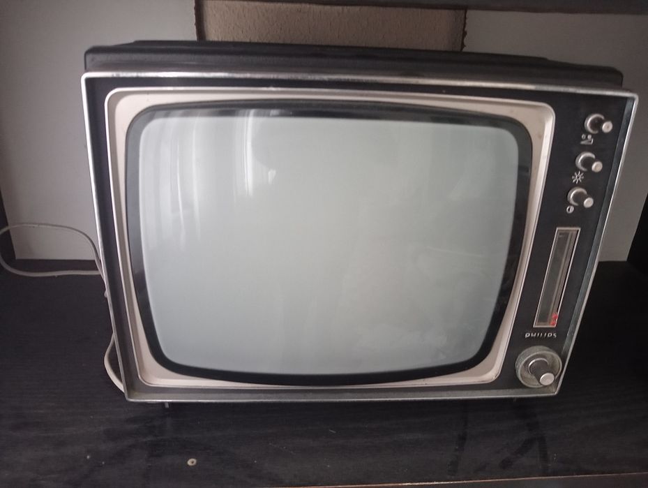Televisão Philips antiga