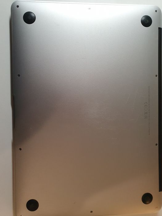 Macbook air używany z 2015 roku