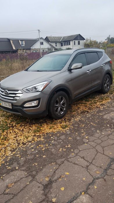 Продам власний автомобіль Santa Fe sport.