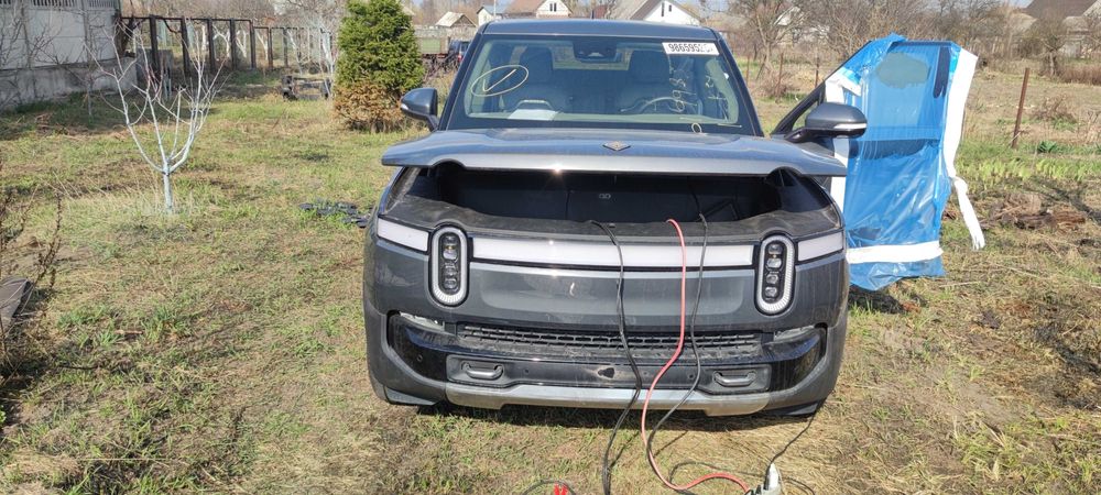 Свіже авто в розбір Rivian r1t exp005