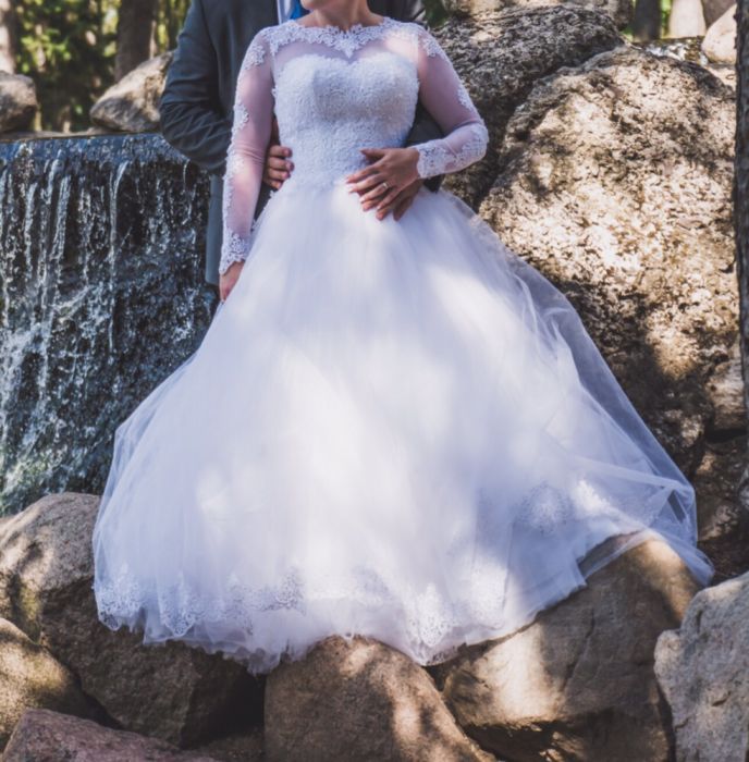 Suknia ślubna księżniczka piękna koronka długi rękaw