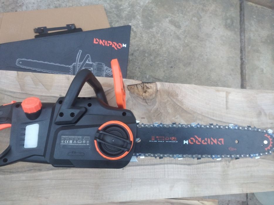 Аккумуляторная пила Днипро-М