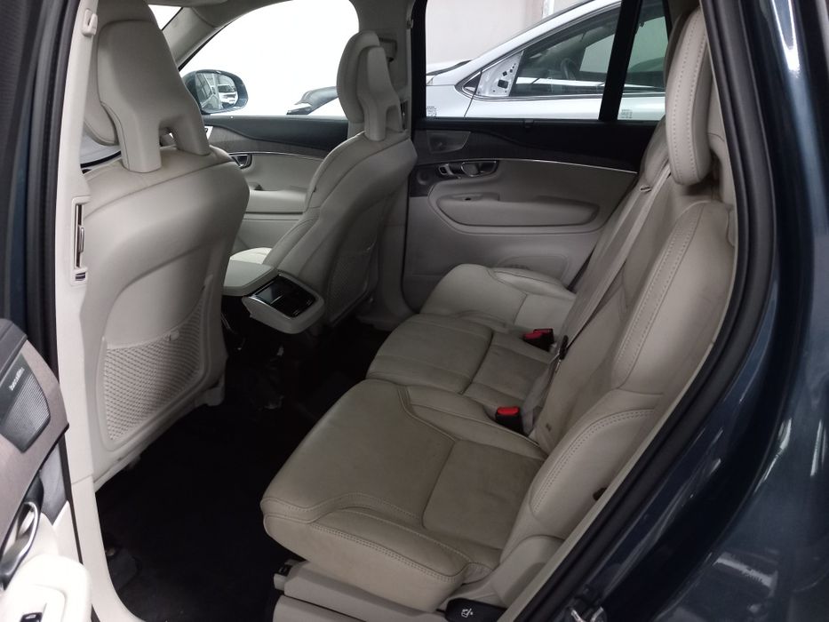 Volvo XC90 T8 hybrid plug in 2022