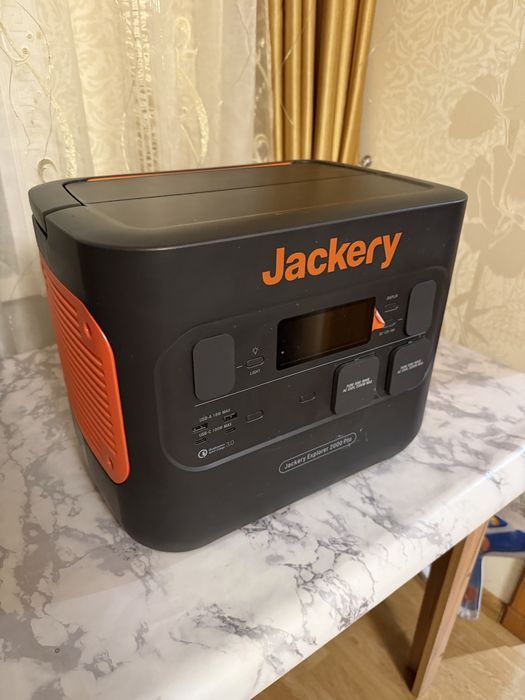 Зарядна станція Jackery Explorer 2000 Pro 2200Вт 2160Wh