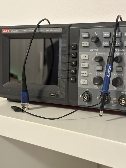 Osciloscópio Digital UNI-T UTD2062C