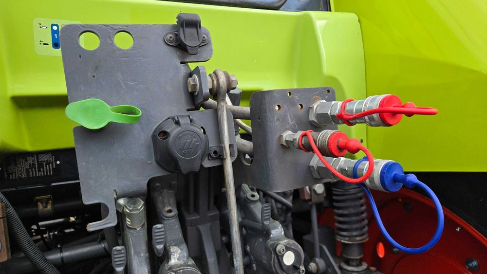 Трактор Claas Arion 620