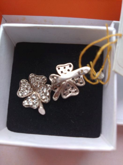 Нові сережки925  квіточка.