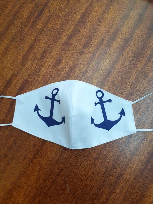 Маски для діток і дорослих