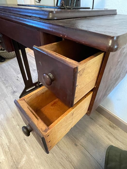 Máquina coser antiga Singer