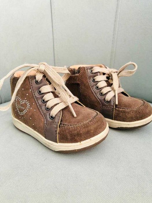 Botinhas menina T 22 GEOX, em óptimo estado