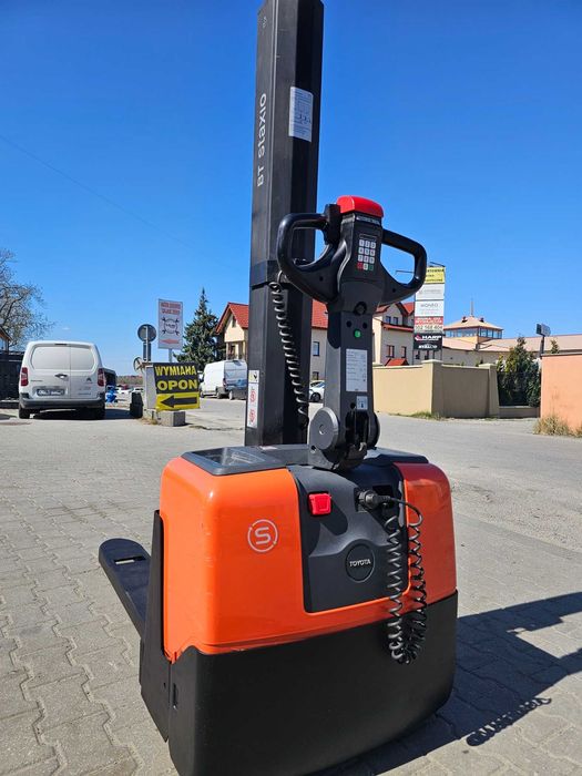 Paleciak elektryczny wózek widłowy BT Toyota 2019 maszt 1,58m 1000kg