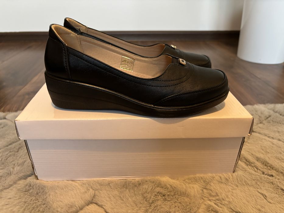 Buty czółenka damskie 38 Haidra