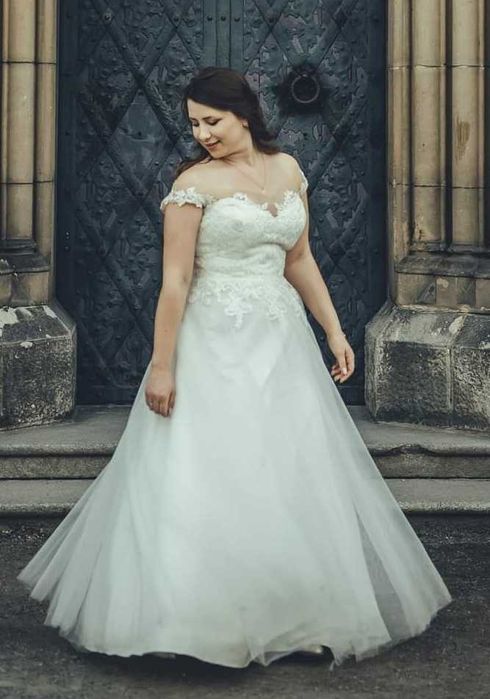 Piękna Suknia ślubna w kolorze ivory/kości słoniowej