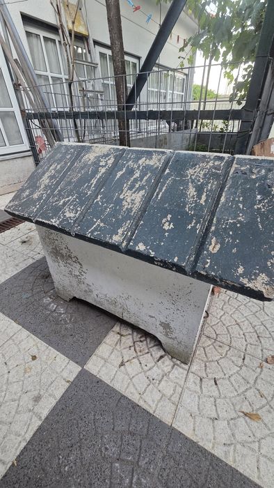 Casota para cão em pedra