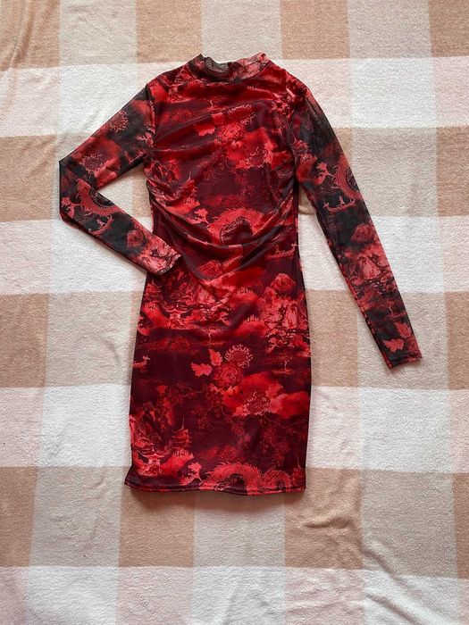 Sukienka w smoki pretty little thing alternative