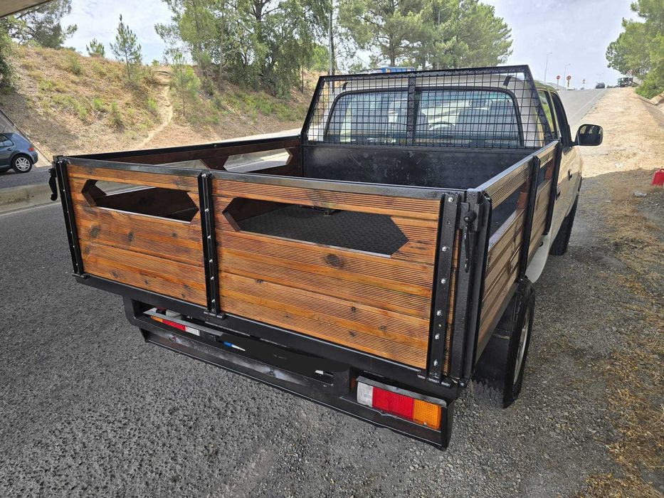 Toyota Hilux Tracker
