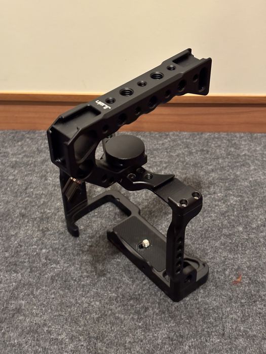 Camera Cage JLwin em Alumínio p/ Sony A7IV / A7SIII + Pega de Topo