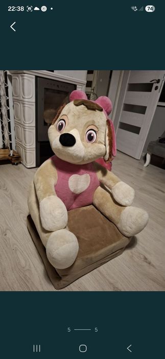 Fotel dzieciecy dla dziewczynki.