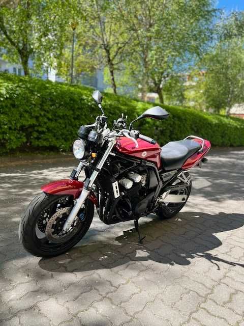 Motocykl Yamaha FZS 600