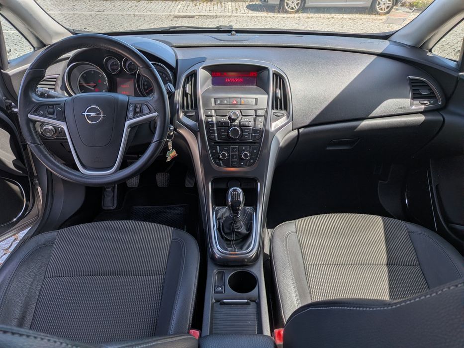 Opel Astra J 1.7 CDTI (125 cv) – 2010