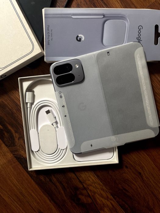 Google Pixel 10 Pro Fold  Moonstone 1TB 16GB + оригінальні кейси