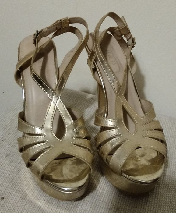 Sapatos praticamente novos tamanho 36