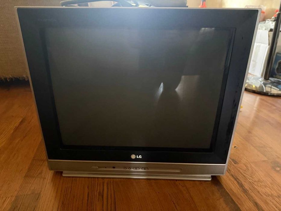 Телевізор LG Flatron 21FJ4AB, не пруюючий