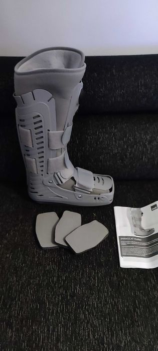 Bota walker tamanho S