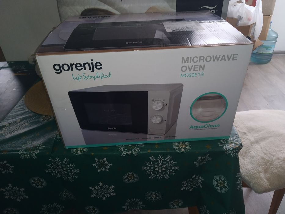 Микроволновка Gorenje MO20E1S 800Вт. Идеальное состояние.