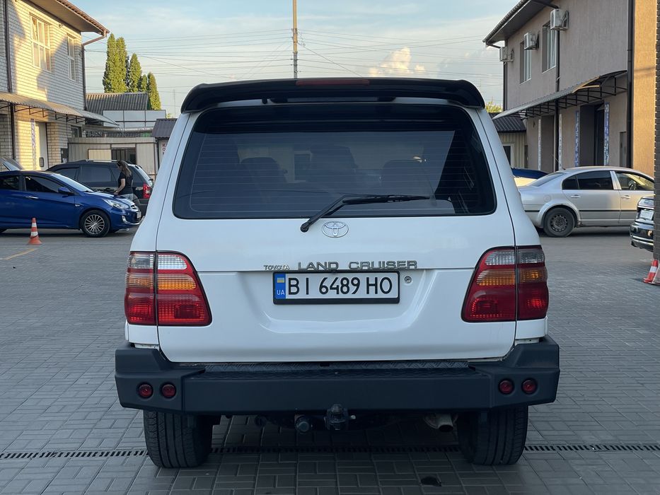 Toyota Land Cruiser 100