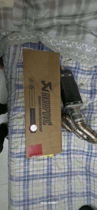 Ponteira de escape Akrapovic original Yamaha MT-07 carbono