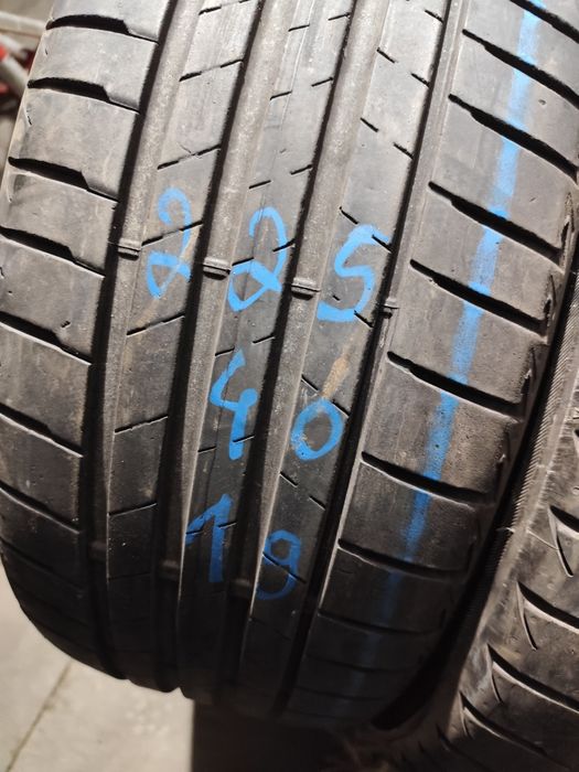 Pneus 225/40r19 Bridgestone Turanza T005 65% piso