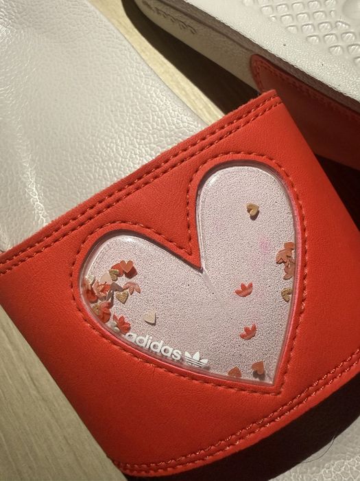 Тапочки Адидас новые