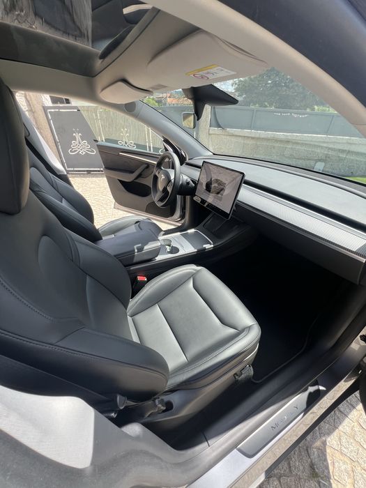 Tesla Y Long Range Premium 2024