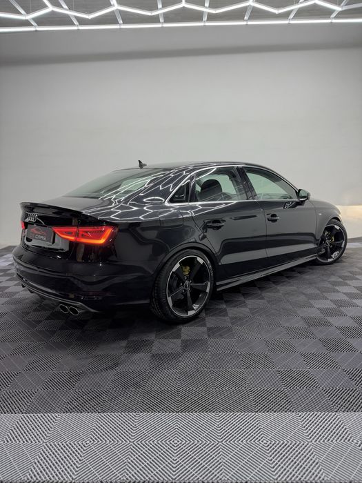 Audi A3 Limousine 1.6 TDI S-LINE kit S3