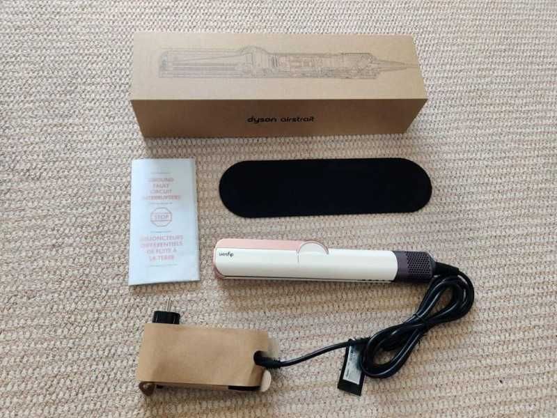 Dyson airstrait HT01