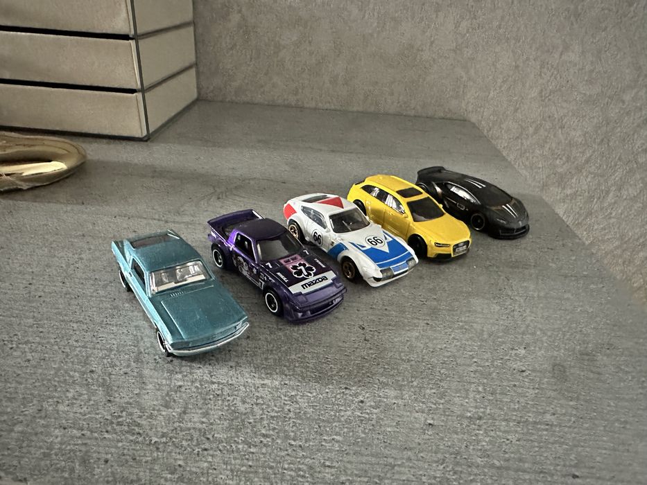 Hot Wheels 5 машинок hotwheels