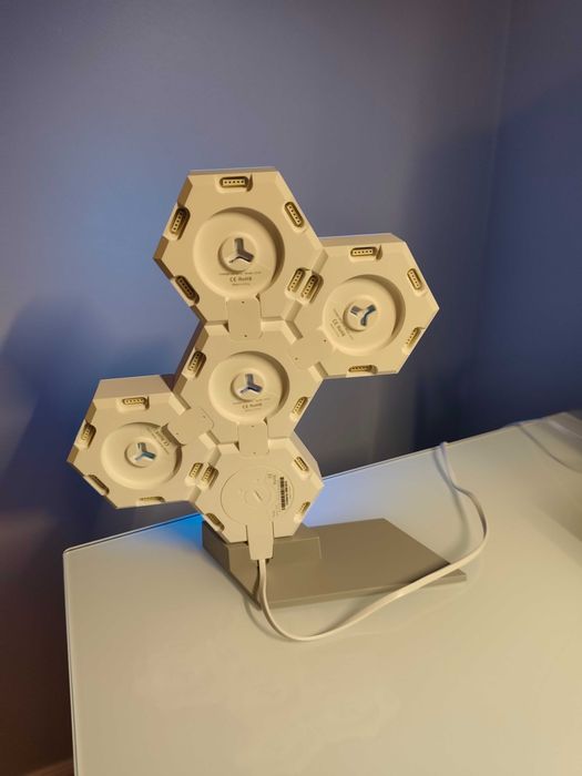 Luz LED Hexagonal – Iluminação Decorativa Modular
