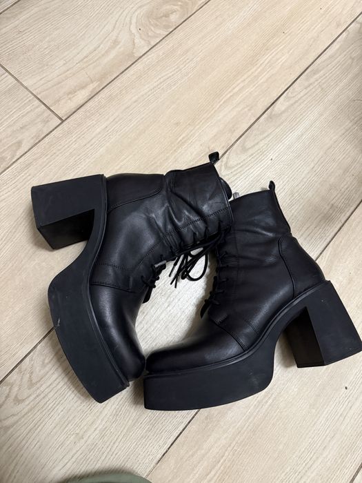 Шкіряні ботинки