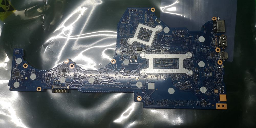 Motherboard  hp 14 cs3004np i5 2gb grafica DAG7ALMBC0 REV:C. Funcional