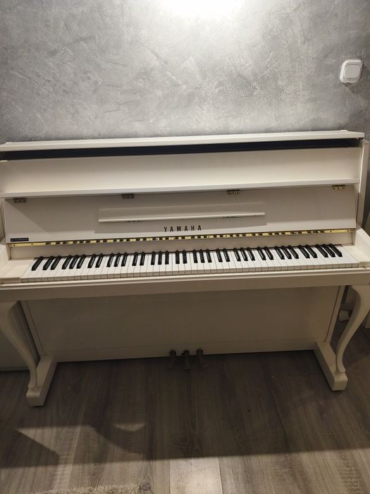 Pianino YAMAHA M108CP